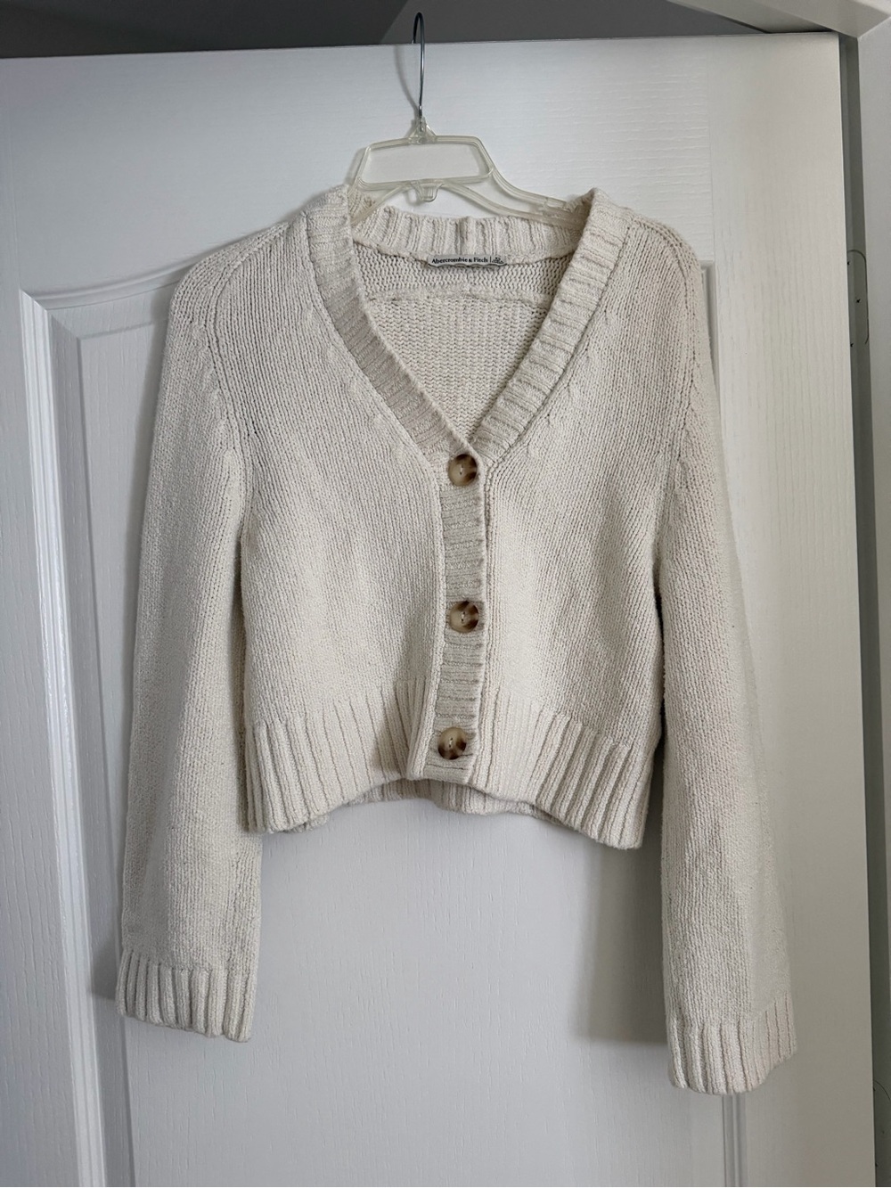 Abercrombie & Fitch Cropped Cream Button-Front Women’s Sweater Cardigan